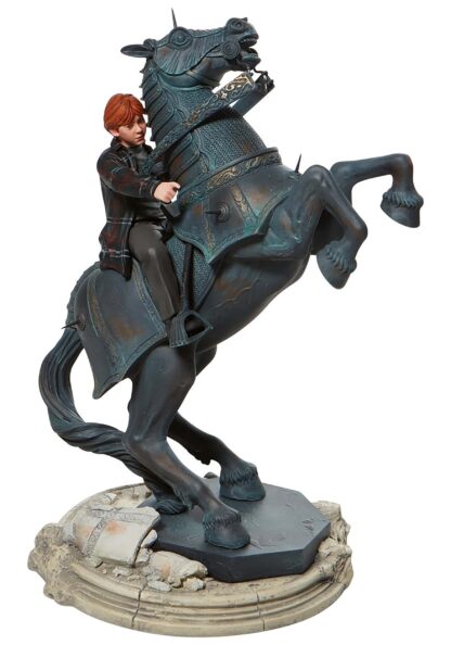 Figurine résine Enesco Harry Potter : Ron sur cheval pièce d'échec [32cm]