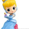 Figurine Banpresto Q Posket Disney Cendrillon : Cendrillon dans sa robe de bal, en train de se parfumer Perfumagic [12cm]