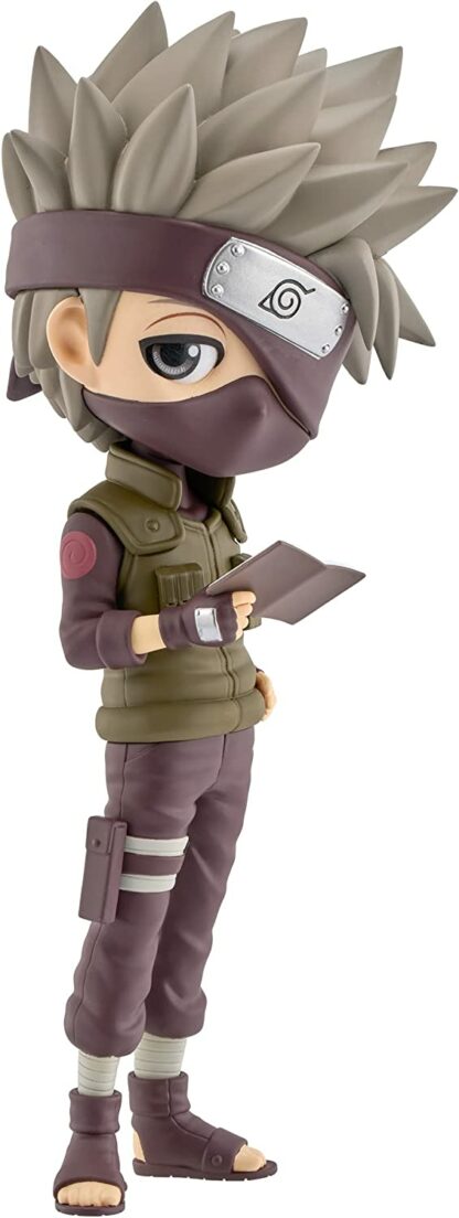 Figurine Banpresto Q Posket Naruto Shippuden : Hatake Kakashi dans sa tenue originale, tenant un livre ouvert [15cm] (Ver B, marron)