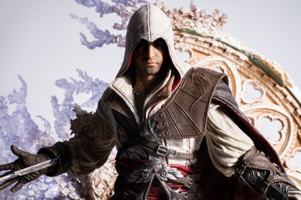 Statuette Pure Arts en résine Assassin's Creed : Animus Ezio 1:4 Scale Statue (70cm) – Image 5