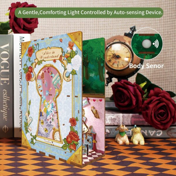 Kit "Book Nook" Alice au pays des merveilles avec éclairage Led Intégrée – Image 2