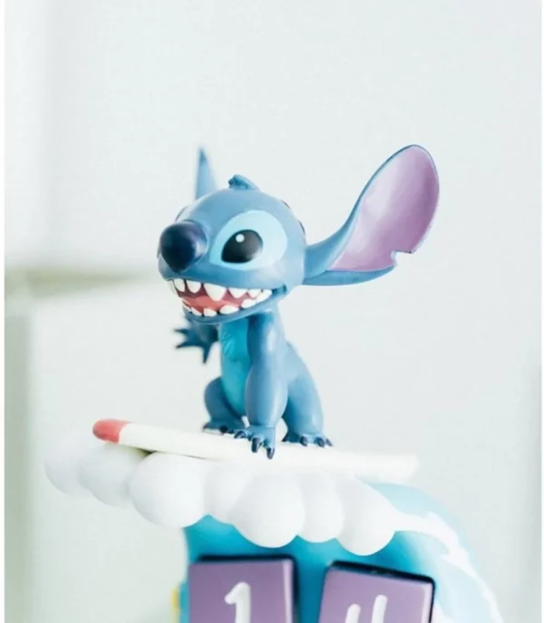 Calendrier Perpétuel 3D en Résine Disney Lilo & Stitch : Stitch Surfant la vague (16cm) – Image 2