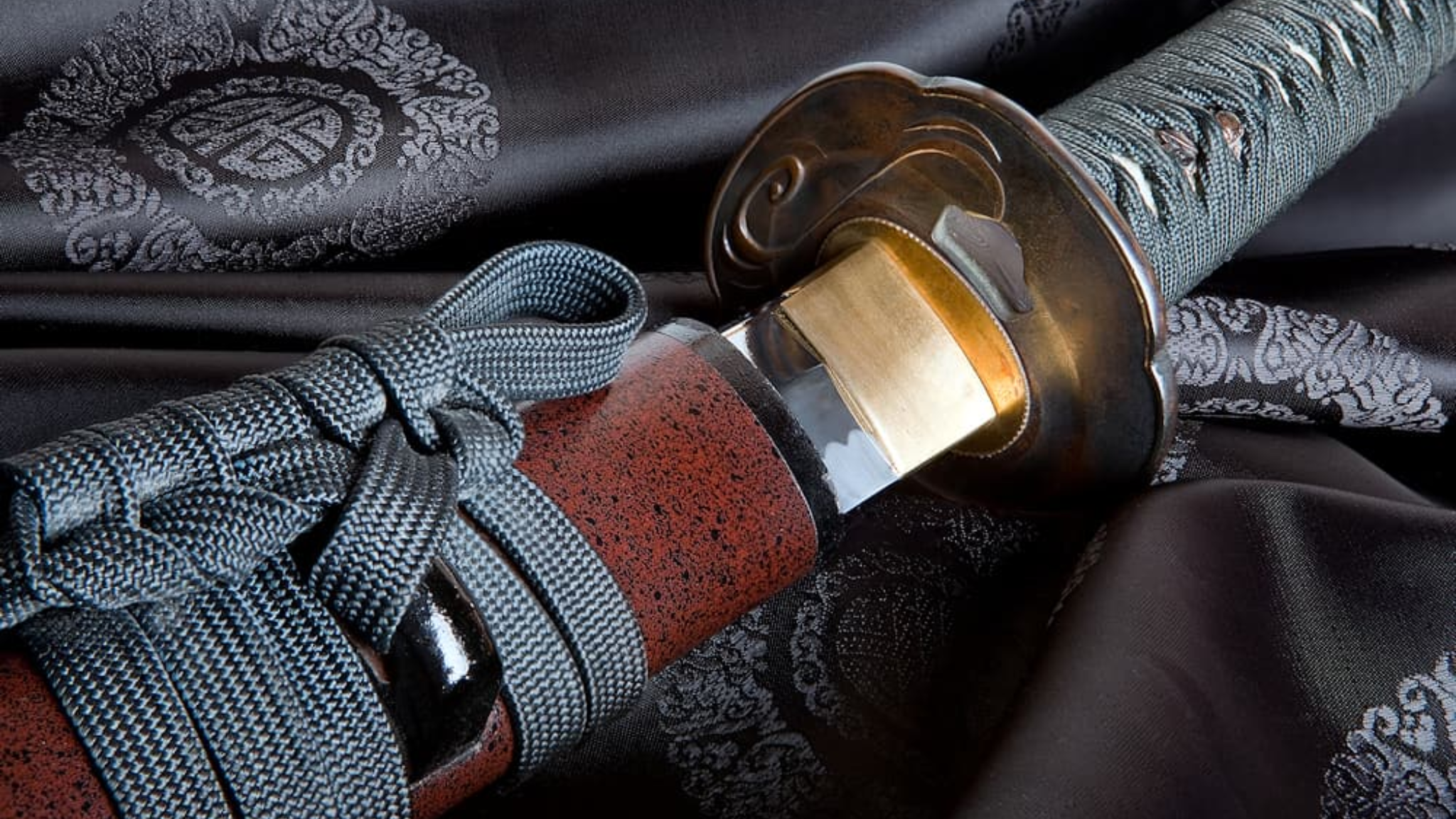 You are currently viewing Le katana : entre tradition, guerre et artisanat