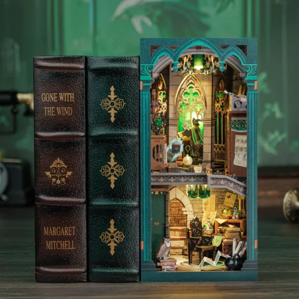 Kit "Book Nook" Darkness Common Room avec éclairage Led Intégrée