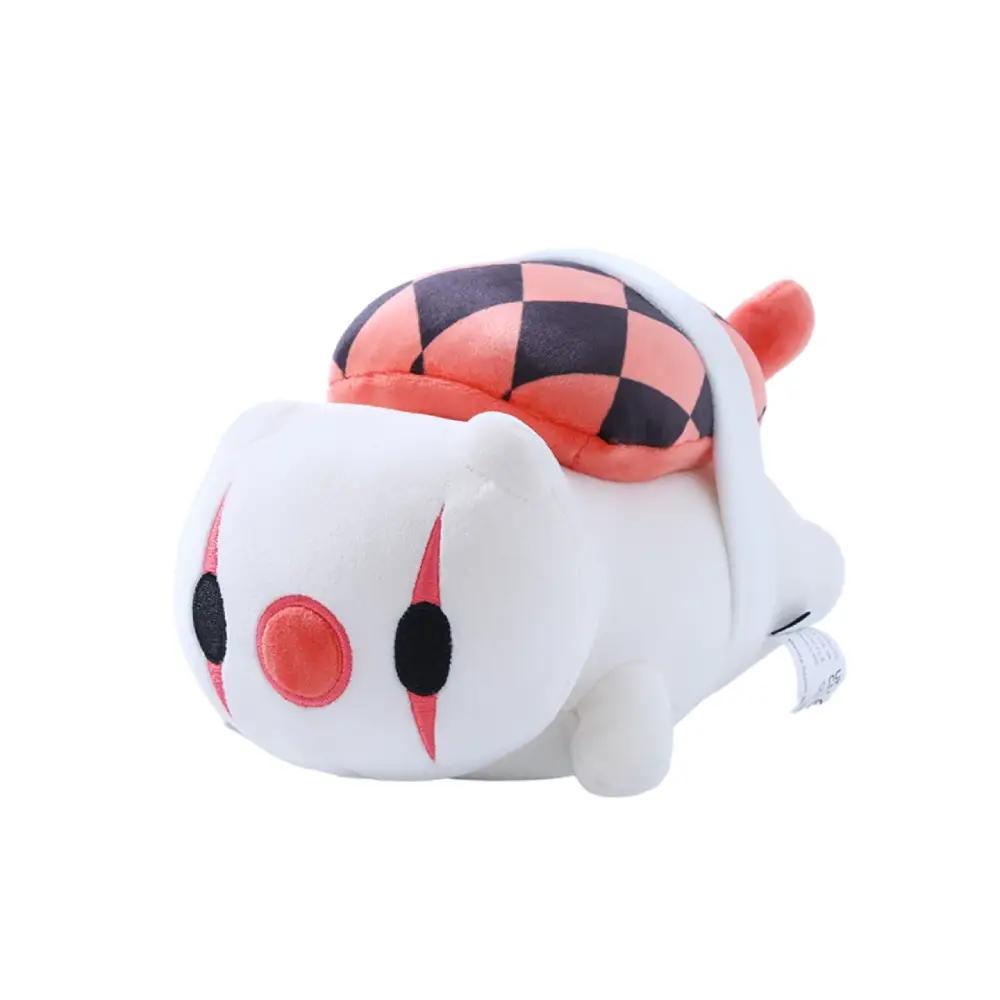 Apportez une touche de couleur et de bonne humeur à votre quotidien avec la peluche Yabu Sushi Clown Cat de Kenji. Inspirée de l'univers kawaii, cette adorable peluche revisite le chat dans une version pleine de fantaisie et de charme qui séduira petits et grands. Avec sa longueur de 20 cm, Sushi Clown Cat est facile à transporter et trouve facilement sa place sur un lit, un bureau ou une étagère. Son rembourrage moelleux et son tissu ultra doux en font un compagnon idéal pour les moments de détente, les câlins ou simplement pour apporter une touche décorative à votre intérieur. Son design unique et ses finitions soignées en font également une excellente idée cadeau pour les amateurs de peluches kawaii, les collectionneurs ou toute personne appréciant les objets mignons et originaux.